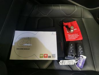 Citroen e-C4 50kWh Shine Plus (7.4kW Charger) (136 ps) - REVERSE CAM - NAV