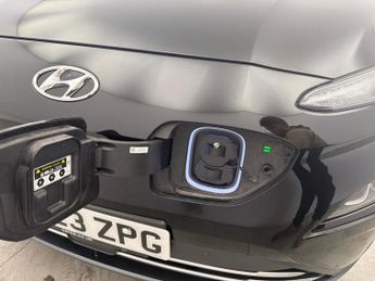 Hyundai Kona 64kWh Premium (10.5kW Charger) (204 ps) - HEATED SEATS - HEATED 