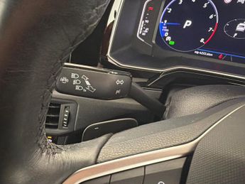 Volkswagen Taigo 1.5 TSI R-Line DSG (150 ps) - DIGITAL DASH - WIRELESS CHARGER