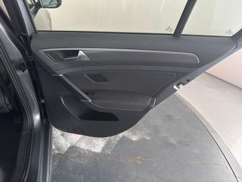 Volkswagen E-golf 35.8kWh e-Golf (136 ps) - CLIMATE CONTROL - DAB - USB AUDIO