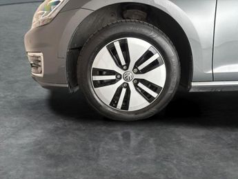 Volkswagen E-golf 35.8kWh e-Golf (136 ps) - CLIMATE CONTROL - DAB - USB AUDIO