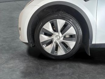 Tesla Model Y SUV RWD (346 ps) - HEATED STEERING - BLIND SPOT ASSIST - WIFI