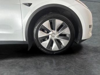 Tesla Model Y SUV RWD (346 ps) - HEATED STEERING - BLIND SPOT ASSIST - WIFI