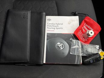 Toyota Corolla 1.8 VVT-h Icon Touring Sports CVT (140 ps) - REVERSE CAM - HEATE