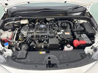 Toyota Corolla 1.8 VVT-h Icon Touring Sports CVT (140 ps) - REVERSE CAM - HEATE
