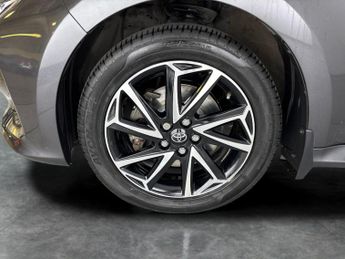 Toyota Yaris 1.5 VVT-h Design E-CVT (116 ps) - REVERSE CAM - ALCANTARA