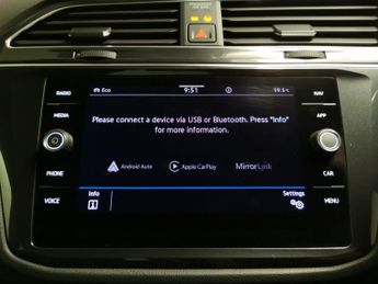 Volkswagen Tiguan 1.4 TSI 13kWh R-Line Plug-in DSG (245 ps) - HEATED SEATS - NAV