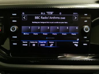 Volkswagen Taigo 1.0 TSI Life DSG (110 ps) - ACTIVE LANE ASSIST - LED - SAT NAV