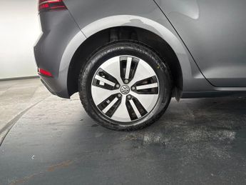 Volkswagen E-golf 35.8kWh e-Golf (136 ps) - CLIMATE CONTROL - DAB - USB AUDIO