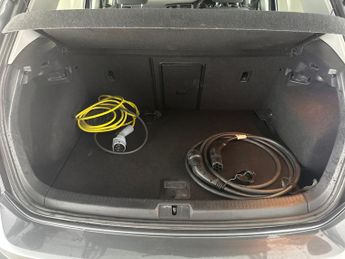 Volkswagen E-golf 35.8kWh e-Golf (136 ps) - CLIMATE CONTROL - DAB - USB AUDIO