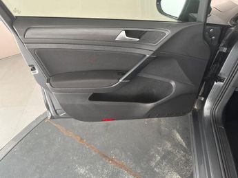 Volkswagen E-golf 35.8kWh e-Golf (136 ps) - CLIMATE CONTROL - DAB - USB AUDIO