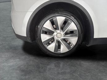 Tesla Model Y SUV RWD (346 ps) - HEATED STEERING - BLIND SPOT ASSIST - WIFI