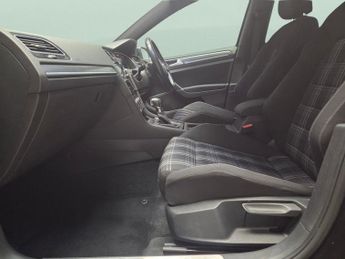 Volkswagen Golf 2.0 TDI GTD DSG (184 ps) - HEATED SEATS - ACTIVE INFO DISPLAY