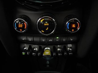 Mini Electric Hatch Cooper SE 32.6kWh Level 3 (184 ps) - 17IN ALLOYS - PAN ROOF - NA