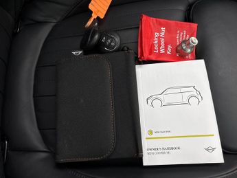 Mini Electric Hatch Cooper SE 32.6kWh Level 3 (184 ps) - 17IN ALLOYS - PAN ROOF - NA