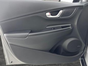 Hyundai Kona 64kWh Premium (10.5kW Charger) (204 ps) - LED - REVERSE CAM - SA