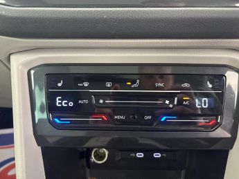 Volkswagen Tiguan 1.4 TSI 13kWh Elegance Plug-in DSG (245 ps) - REVERSE CAM - HEAT