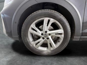 Volkswagen Taigo 1.5 TSI R-Line DSG (150 ps) - BLUETOOTH - WIRELESS CHARGER - DIG
