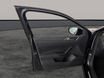 Volkswagen Taigo 1.5 TSI R-Line DSG (150 ps) - BLUETOOTH - WIRELESS CHARGER - DIG