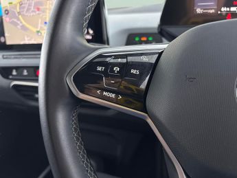 Volkswagen ID.3 Pro Performance 58kWh Life (204 ps) - KEYLESS ENTRY - PARK ASSIS