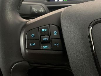 Ford Mustang Mach-e Standard Range 70kWh Automatic (269 ps) - KEYLESS ENTRY - LED - 