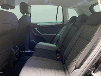 Volkswagen Tiguan 1.5 TSI Life DSG (150 ps) - NAV - BLUETOOTH - PARK SENSORS