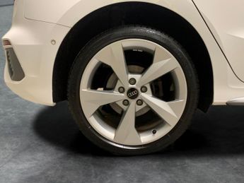 Audi A3 40 TFSI e S Line S Tronic [Tech Pack] LANE DEPARTURE - SIGN RECO