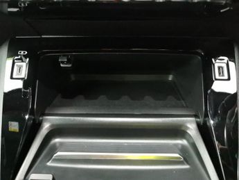 Peugeot E-2008 50kWh GT (7kW Charger) (136 ps) - BLACK ROOF RAILS - LED - REVER