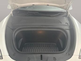 Tesla Model Y SUV RWD (346 ps) - HEATED STEERING - BLIND SPOT ASSIST - WIFI