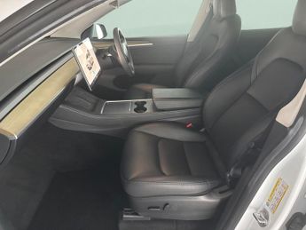 Tesla Model Y SUV RWD (346 ps) - HEATED STEERING - BLIND SPOT ASSIST - WIFI