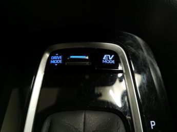 Toyota Corolla 1.8 VVT-h Icon Touring Sports CVT (122 ps) - LANE DEPARTURE ALER