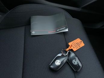 MG Mg4 51kWh SE (170 ps) - ACTIVE LANE ASSIST - LED - BLUETOOTH