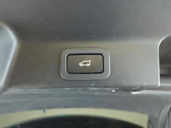 Jaguar F-PACE 3.0 V6 S AWD (380 ps) - NAV - HEATED LEATHER - LANE DEPARTURE