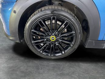 Mini Electric Hatch Cooper SE 32.6kWh Level 3 (184 ps) - 17IN ALLOYS - PAN ROOF - NA
