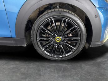 Mini Electric Hatch Cooper SE 32.6kWh Level 3 (184 ps) - 17IN ALLOYS - PAN ROOF - NA