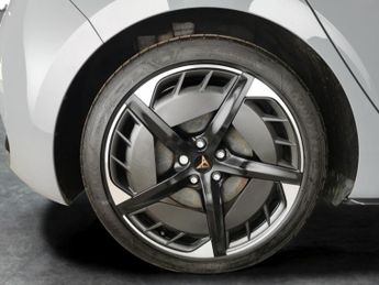 Cupra Born 58kWh V3 (204 ps) - ACTIVE LANE ASSIST - LED - REVERSE CAM