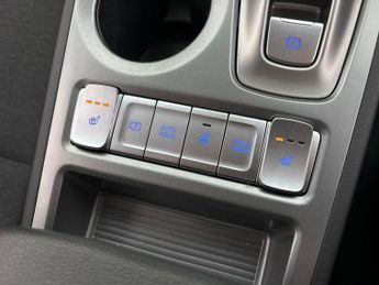 Hyundai Kona 64kWh Premium (10.5kW Charger) (204 ps) - LED - REVERSE CAM - SA