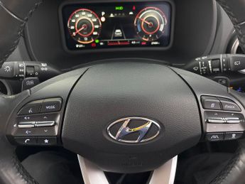 Hyundai Kona 64kWh Premium (10.5kW Charger) (204 ps) - LED - REVERSE CAM - SA