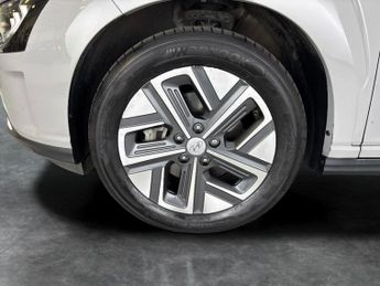 Hyundai Kona 64kWh Premium (10.5kW Charger) (204 ps) - LED - REVERSE CAM - SA
