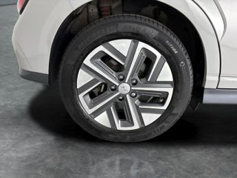 Hyundai Kona 64kWh Premium (10.5kW Charger) (204 ps) - LED - REVERSE CAM - SA