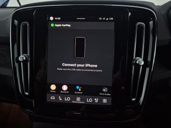 Volvo XC40 Recharge 69kWh Plus (231 ps) - BLACK ROOF RAILS - KEYLESS ENTRY