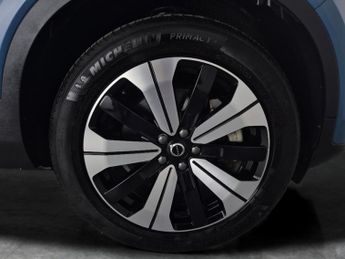 Volvo XC40 Recharge 69kWh Plus (231 ps) - BLACK ROOF RAILS - KEYLESS ENTRY