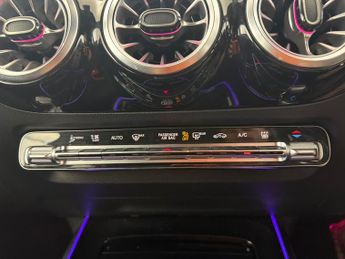 Mercedes-Benz EQA EQA 250+ 70.5kWh AMG Line (190 ps) - LEATHER - APPLE CARPLAY - R
