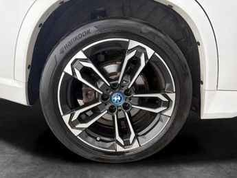 BMW iX1 30 66.5kWh M Sport xDrive (11kW Charger) (313 ps) - NAV - ALCANT
