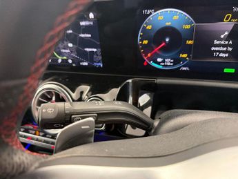 Mercedes-Benz EQA EQA 250+ 70.5kWh AMG Line (190 ps) - LEATHER - APPLE CARPLAY - R