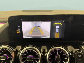 Mercedes-Benz EQA EQA 250+ 70.5kWh AMG Line (190 ps) - LEATHER - APPLE CARPLAY - R