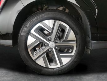 Hyundai Kona 64kWh Premium (10.5kW Charger) (204 ps) - KEYLESS ENTRY - LED - 
