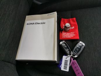 Hyundai Kona 64kWh Premium (10.5kW Charger) (204 ps) - KEYLESS ENTRY - LED - 