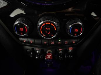 Mini Countryman 2.0 John Cooper Works ALL4 (231 ps) - MINI ACTIVITY PACK - 19IN 