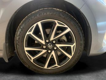 Toyota Yaris 1.5 VVT-h Design E-CVT (116 ps) - BLUETOOTH - AIR CON - DAB